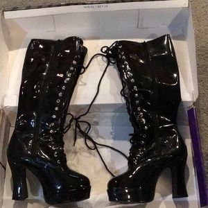 Black exotica boots